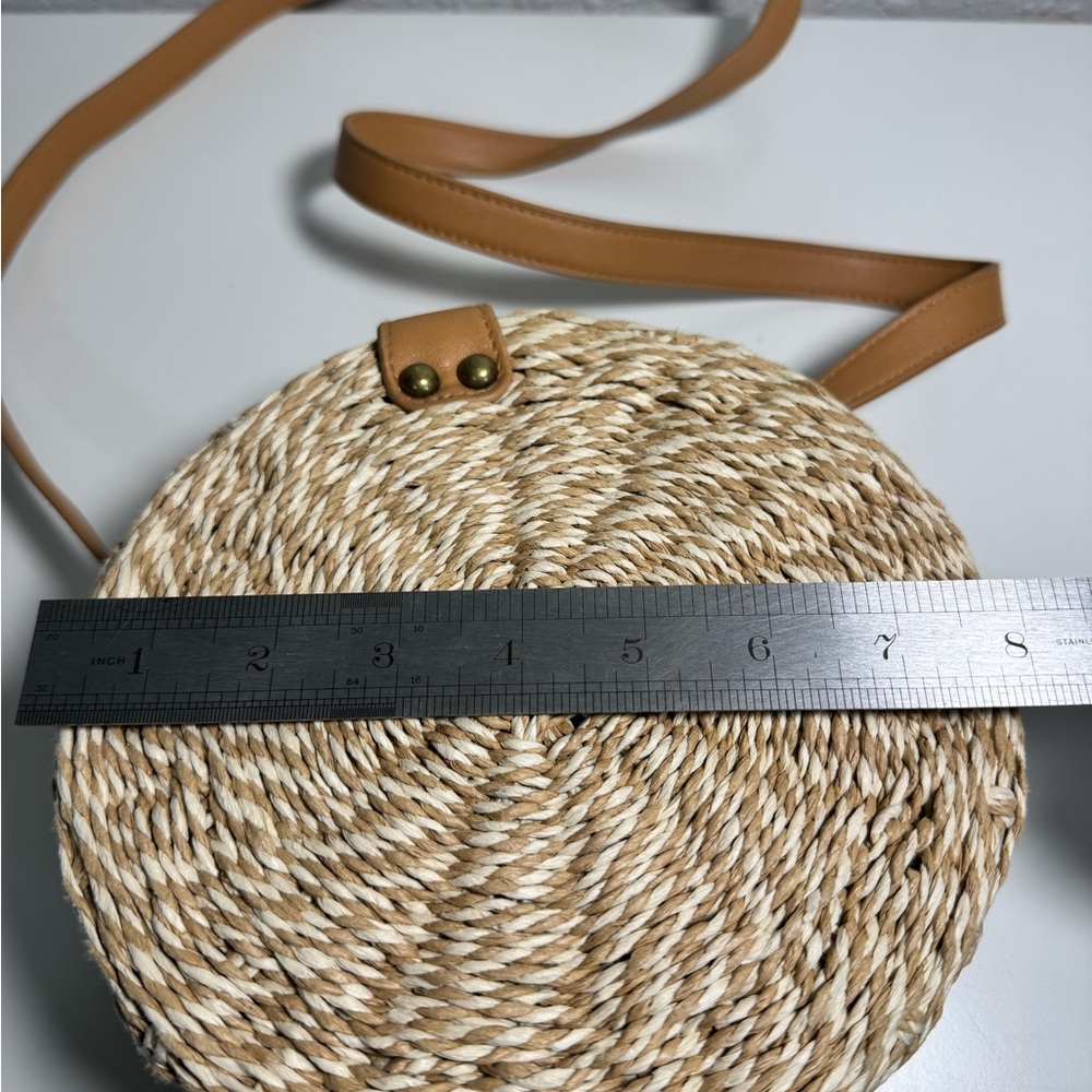 World Market Chic Tan Woven‎ Crossbody Bag - Picture 2 of 8